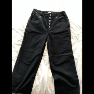GAP High Rise Wide-Leg Crop Jeans in Black- Size 4